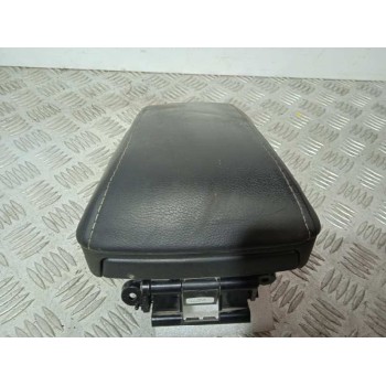 Recambio de apoyabrazos central para toyota auris hybrid active referencia OEM IAM   