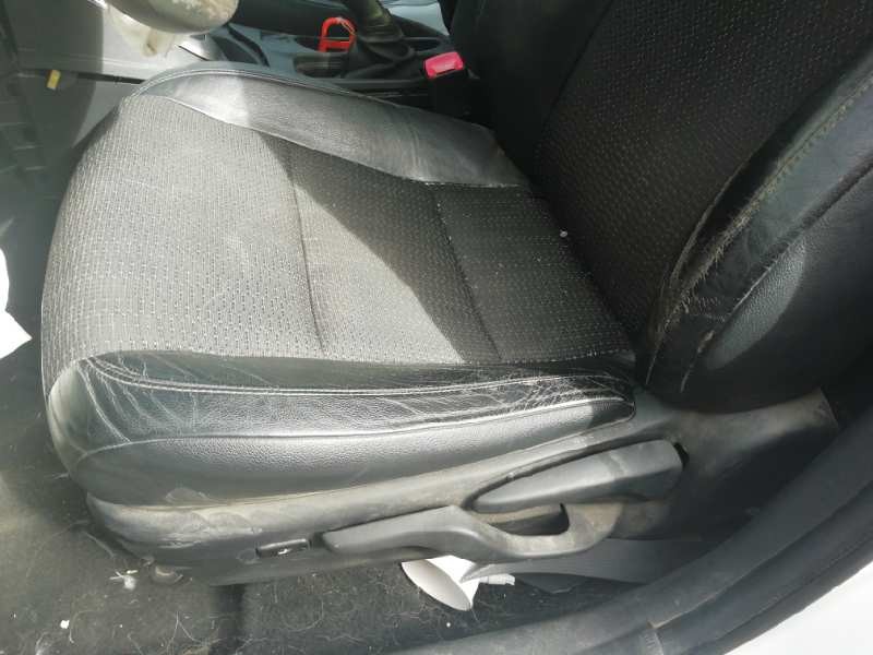 Recambio de asiento delantero izquierdo para toyota auris hybrid active referencia OEM IAM  MIXTO CALEFACTABLE