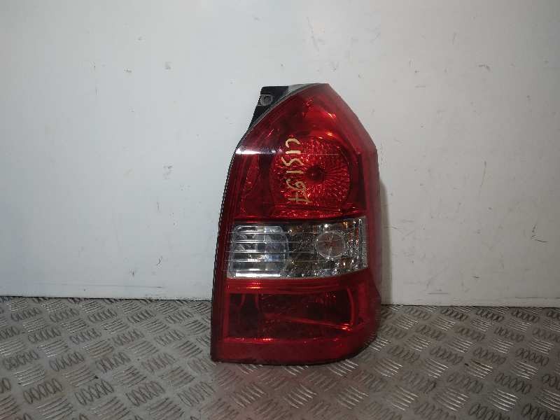 Recambio de piloto trasero derecho para hyundai tucson (jm) 2.0 comfort referencia OEM IAM 924022E0 ESQUINA ROTA 