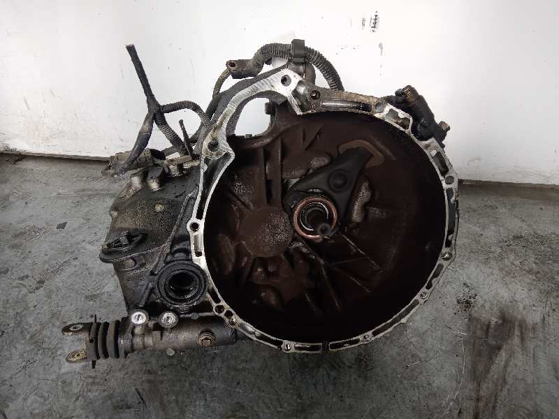 Recambio de caja cambios para nissan almera tino (v10m) acenta referencia OEM IAM YD  
