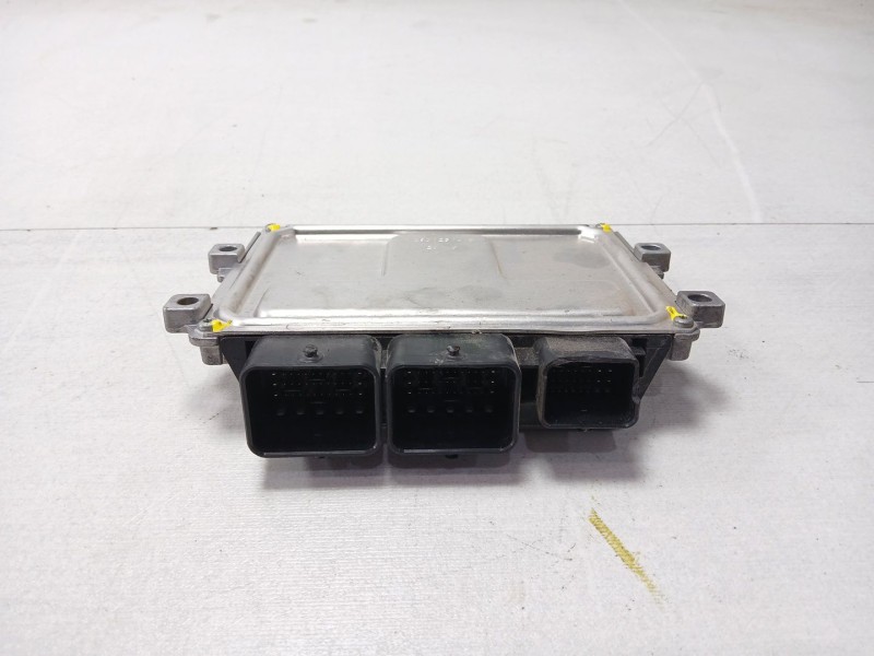 Recambio de centralita motor uce para peugeot 208 i (ca_, cc_) 1.2 vti 82 referencia OEM IAM 9805895780  