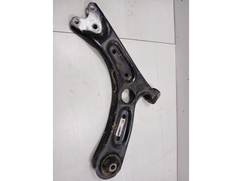 Recambio de brazo suspension inferior delantero derecho para kia ceed (cd) 1.6 crdi 136 referencia OEM IAM   