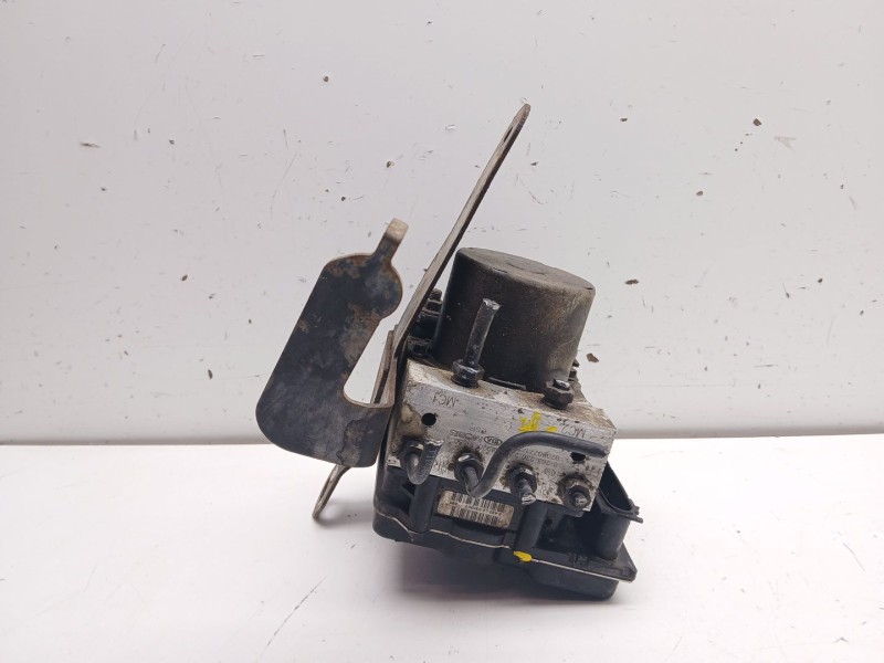 Recambio de abs para kia cee´d hatchback (ed) 2.0 crdi 140 referencia OEM IAM 589201h650 0265230231 