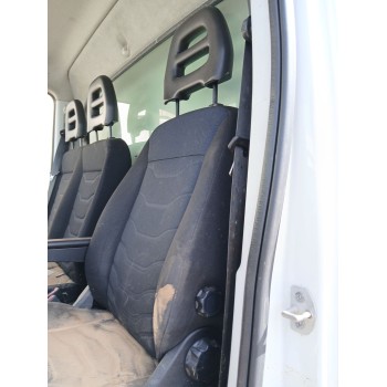 ASIENTO DELANTERO IZQUIERDO 