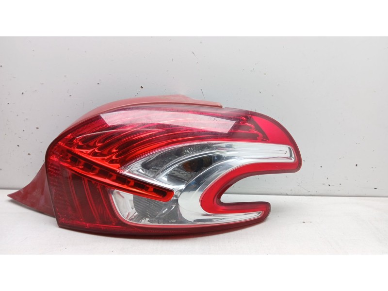 Recambio de piloto trasero derecho para peugeot 208 i (ca_, cc_) 1.2 vti 82 referencia OEM IAM 9672628380 79998d 