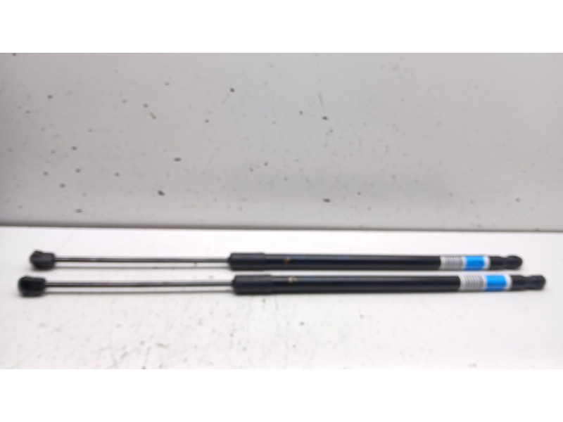 Recambio de amortiguadores maletero / porton para kia ev3 referencia OEM IAM 81831ev000 81841ev000 