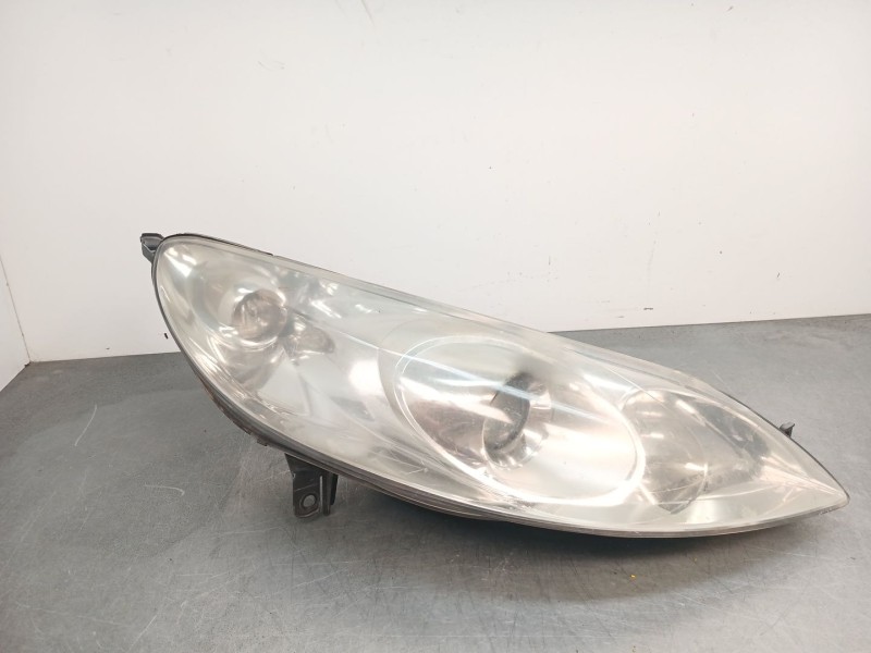 Recambio de faro derecho para peugeot 407 (6d_) 2.0 hdi (6drhrh) referencia OEM IAM 620692  