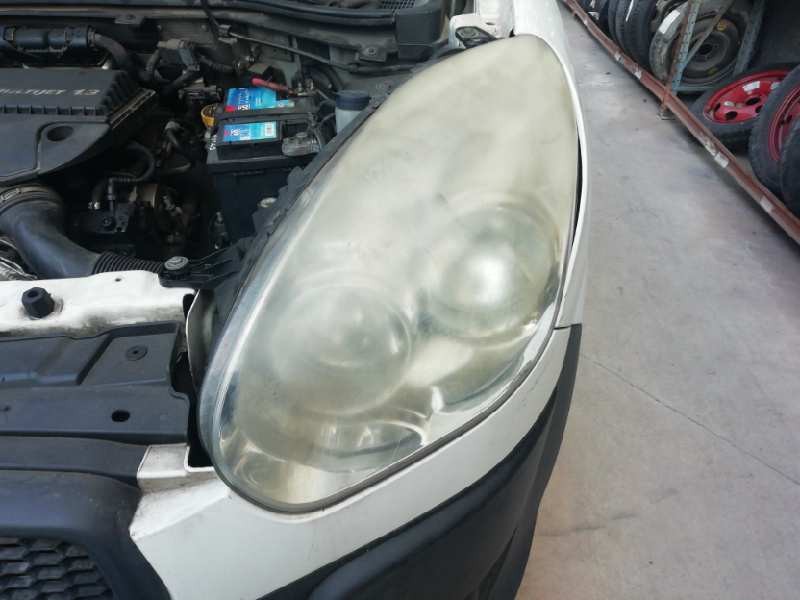 Recambio de faro izquierdo para fiat doblo cargo 1.3 16v jtd cat referencia OEM IAM 51810672  