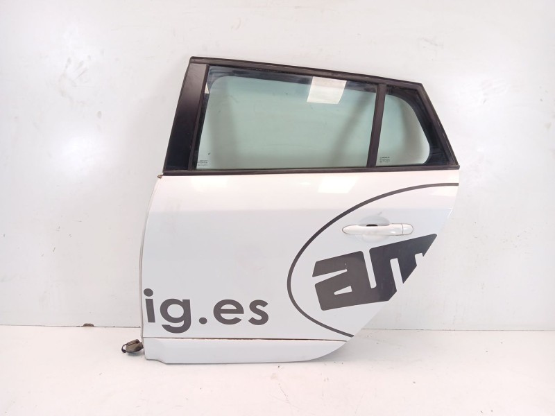 Recambio de puerta trasera izquierda para renault megane iii sport tourer expression referencia OEM IAM   