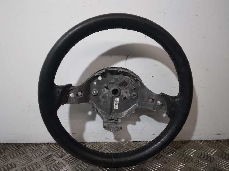 Recambio de volante para smart coupe básico (45kw) referencia OEM IAM 305178641 DESGASTADO 