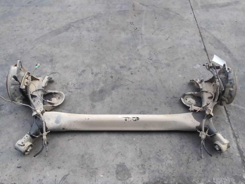 Recambio de puente trasero para nissan qashqai (j11) tekna premium referencia OEM IAM 555014EA0A NO INCLUYE PINZAS 