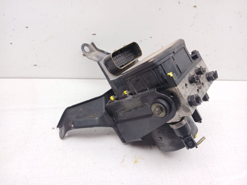 Recambio de abs para toyota avensis berlina (t25) 2.0 d-cat referencia OEM IAM 8954105073  