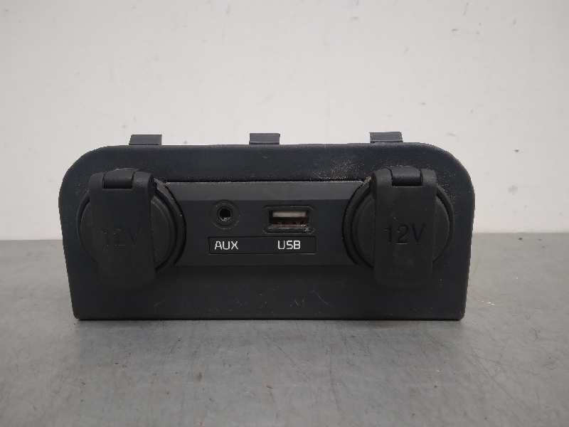 Recambio de modulo electronico para kia rio 1.1 crdi cat referencia OEM IAM 62015752 USB GUANTERA 