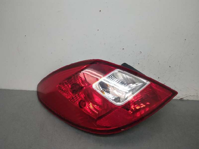 Recambio de piloto trasero izquierdo para opel corsa d selective referencia OEM IAM   