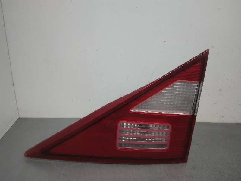 Recambio de piloto trasero derecho interior para ssangyong rodius xdi referencia OEM IAM   