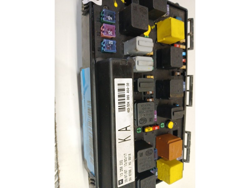 Recambio de caja reles / fusibles para opel zafira b 1.9 cdti referencia OEM IAM 5DK00946430  