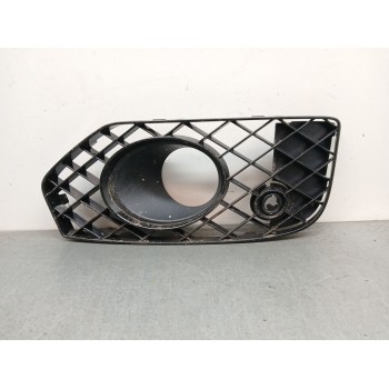 REJILLA PARAGOLPES DERECHA 3SE807796 