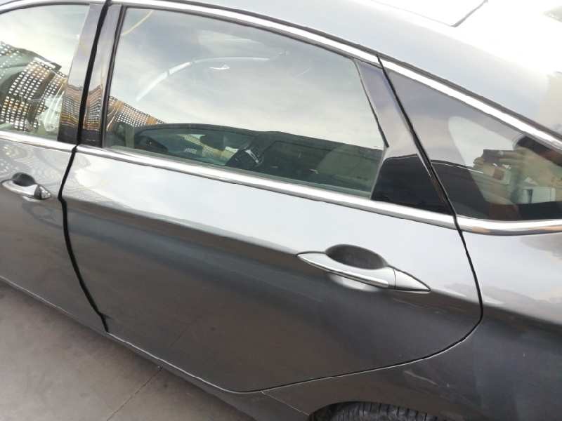 Recambio de puerta trasera izquierda para hyundai i40 comfort referencia OEM IAM 770033Z300 GRIS 