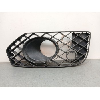 REJILLA PARAGOLPES DERECHA 3SE807796 