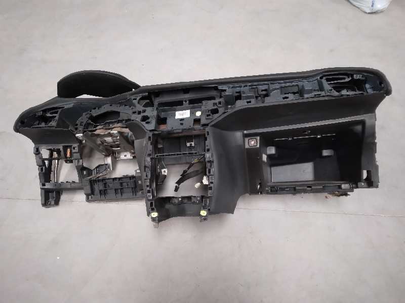Recambio de salpicadero para citroën c3 selection referencia OEM IAM 968355512D  