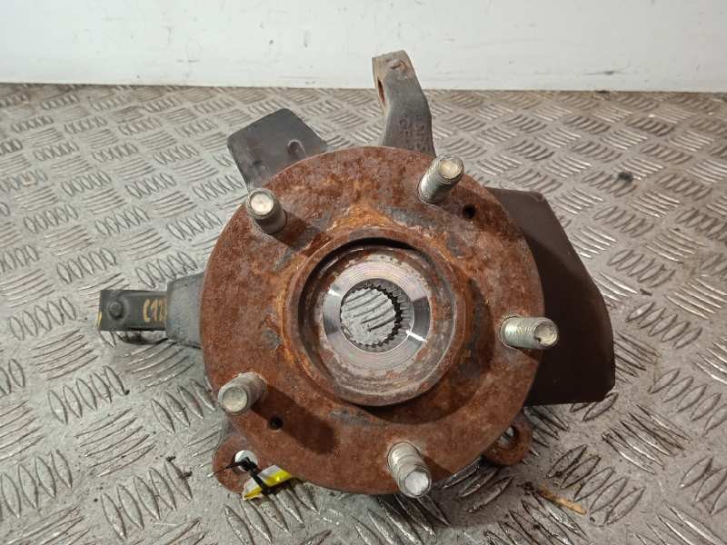 Recambio de mangueta delantera izquierda para kia cee´d 1.4 crdi cat referencia OEM IAM 51715A6000  