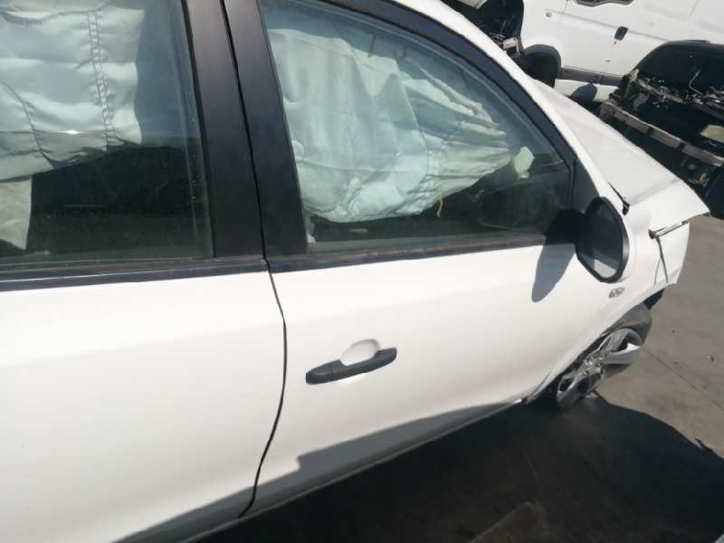 Recambio de puerta delantera derecha para hyundai i30 classic referencia OEM IAM  BLANCA 5P