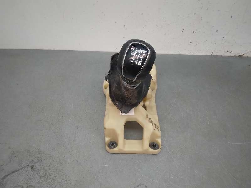 Recambio de palanca cambio para kia cee´d 1.4 crdi cat referencia OEM IAM 43700A2300  