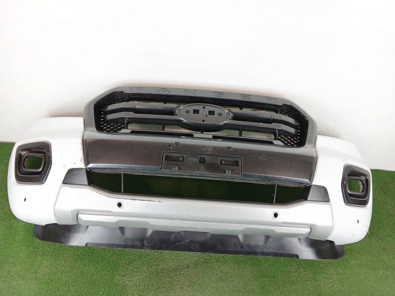 Recambio de paragolpes delantero para ford ranger (tke) 2.2 tdci 4x4 referencia OEM IAM JB3B17C831D JB3B17C831D 