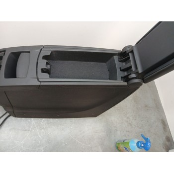 Recambio de apoyabrazos central para renault scenic iii 1.2 tce referencia OEM IAM 7711426456 CUERO NEGRO 8127320
