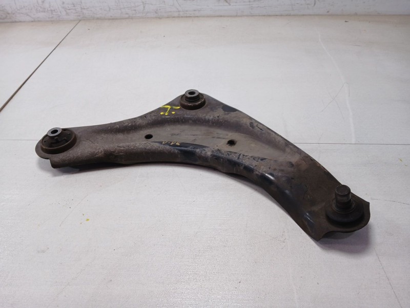 Recambio de brazo suspension inferior delantero derecho para nissan juke (f15) 1.6 referencia OEM IAM 545001KK0A  