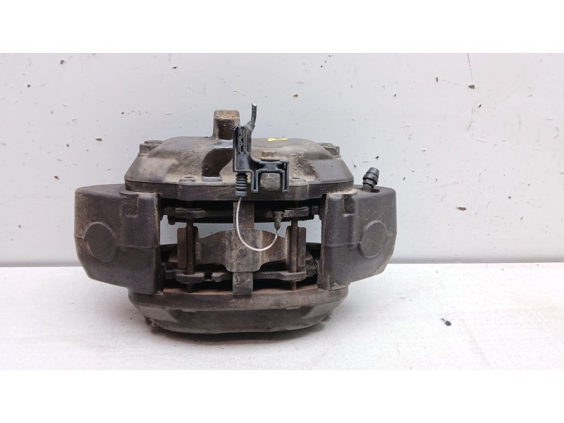 Recambio de pinza freno delantera izquierda para mercedes-benz clase m (w163) 400 cdi (163.128) referencia OEM IAM 20723303  
