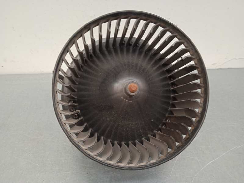 Recambio de motor calefaccion para ford fiesta (cb1) ghia referencia OEM IAM VP8E2H18456AA 8E2H18456AA 0130115551