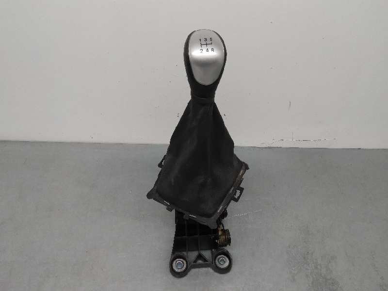 Recambio de palanca cambio para ford fiesta (cb1) ghia referencia OEM IAM 8A6R7C453MBB POMO MAL 5V