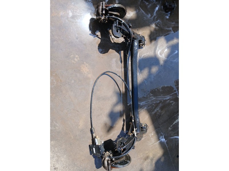 Recambio de puente trasero para opel meriva b 1.4 16v cat (a 14 xer / ldd) referencia OEM IAM 13268610  
