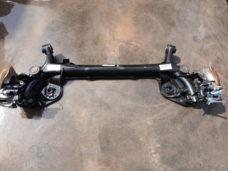 Recambio de puente trasero para ford focus iv (hn) 1.0 ecoboost referencia OEM IAM 2540216 KP11614 