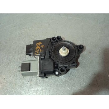 Recambio de motor elevalunas trasero derecho para kia cee´d 1.4 crdi cat referencia OEM IAM 617013201 83460A2010 