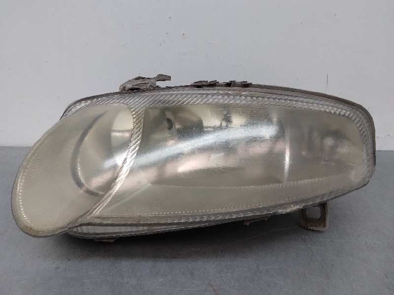 Recambio de faro izquierdo para alfa romeo 147 (190) 1.9 jtd distinctive referencia OEM IAM 46556564 46826196 0301186203
