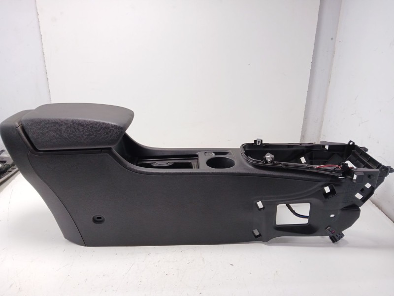 Recambio de apoyabrazos central para opel astra j lim. cosmo referencia OEM IAM 39108523  