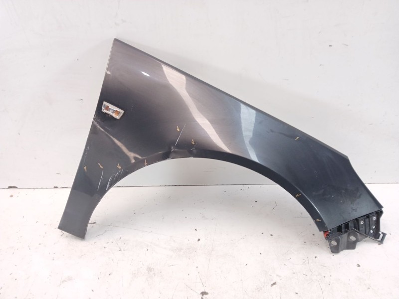 Recambio de aleta delantera derecha para opel insignia a (g09) 1.6 cdti (68) referencia OEM IAM 13277521  