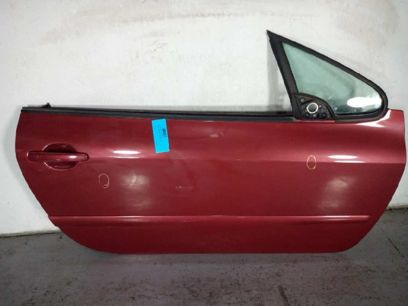 Recambio de puerta delantera derecha para peugeot 307 cc (s2) básico referencia OEM IAM  TIENE UN GOLPE 