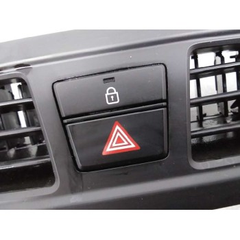 Recambio de aireador para hyundai i20 basis blue referencia OEM IAM 84740C8050  