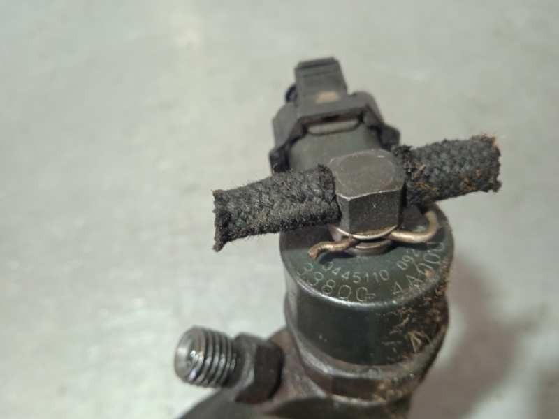 Recambio de inyector para hyundai h 1 h 1 furg.caja cerr.c. puerta referencia OEM IAM 0445110092  