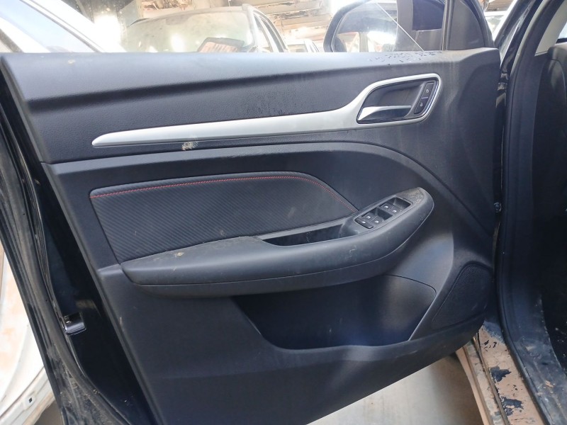 Recambio de guarnecido puerta delantera izquierda para mg zs suv (azs1) 1.5 vti referencia OEM IAM   