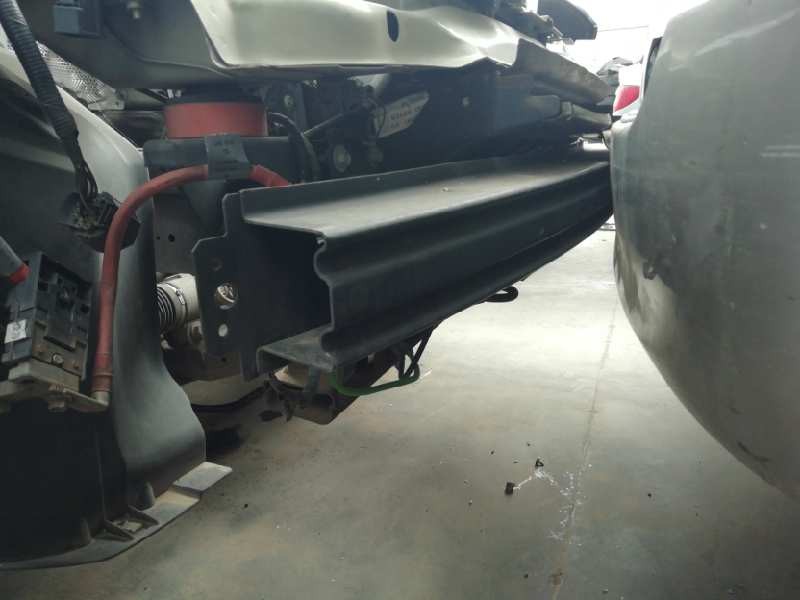 Recambio de refuerzo paragolpes delantero para land rover discovery v6 td s referencia OEM IAM   