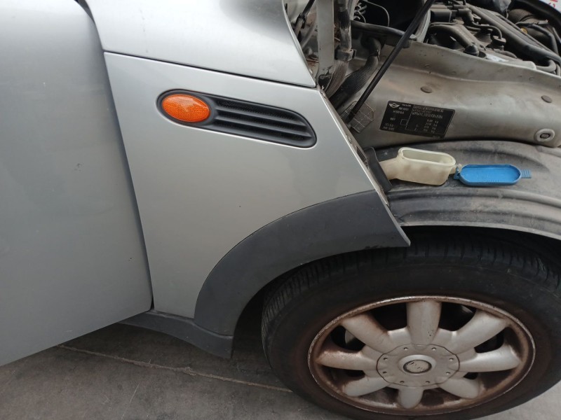 Recambio de aleta delantera derecha para mini mini (r50, r53) cooper referencia OEM IAM 41217037438  