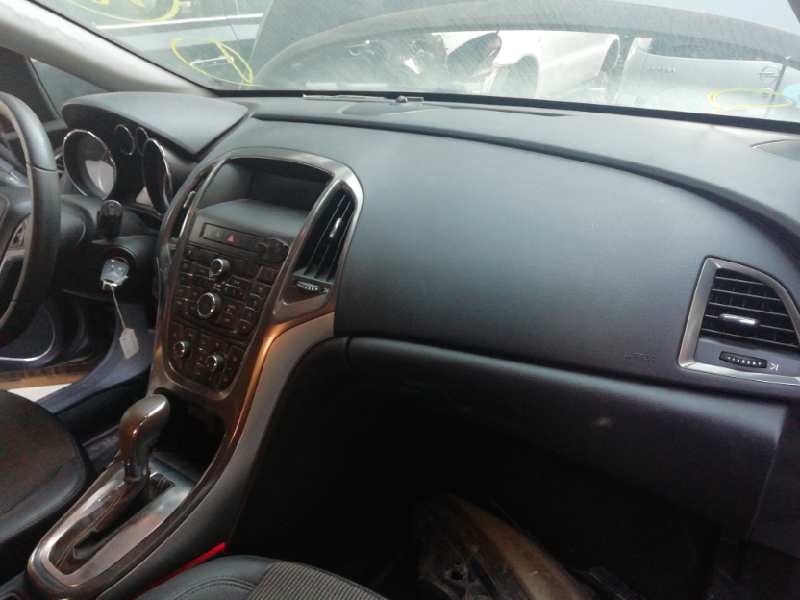 Recambio de salpicadero para opel astra j lim. cosmo referencia OEM IAM   