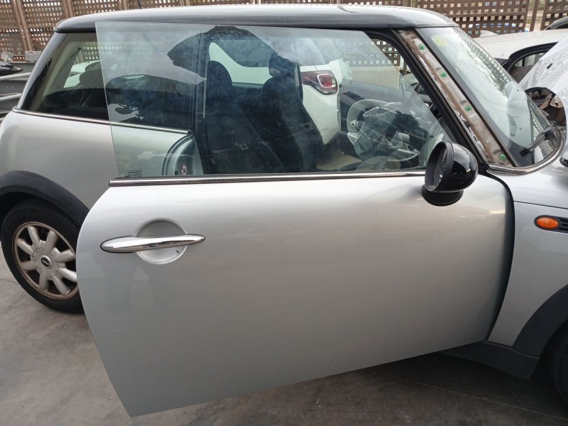 Recambio de puerta delantera derecha para mini mini (r50, r53) cooper referencia OEM IAM 41515A2A3A2  
