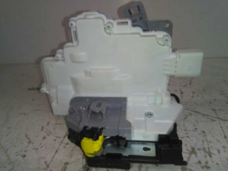 Recambio de cerradura puerta trasera derecha para seat leon (1p1) referencia OEM IAM 1P0839016 NUEVO 7 PINS FICHA BLANCA