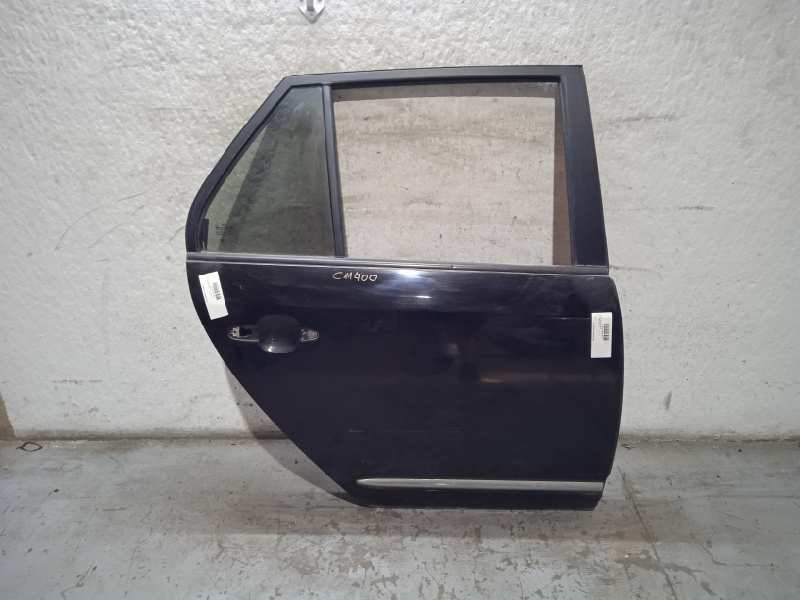 Recambio de puerta trasera derecha para kia carens (un) active referencia OEM IAM   