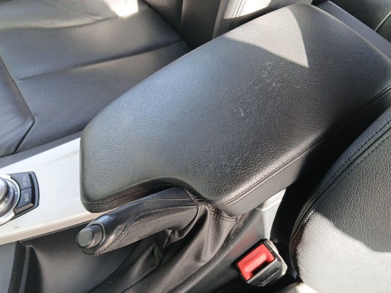 Recambio de apoyabrazos central para bmw 3 (f30, f80) 320 d referencia OEM IAM 51169235437  